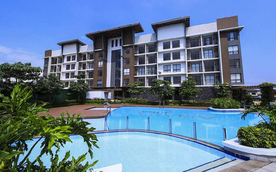 Condo For Sale In Paranaque Manila Near Naia Airport Asiana Oasis Mid-rise Condominium Filinvest